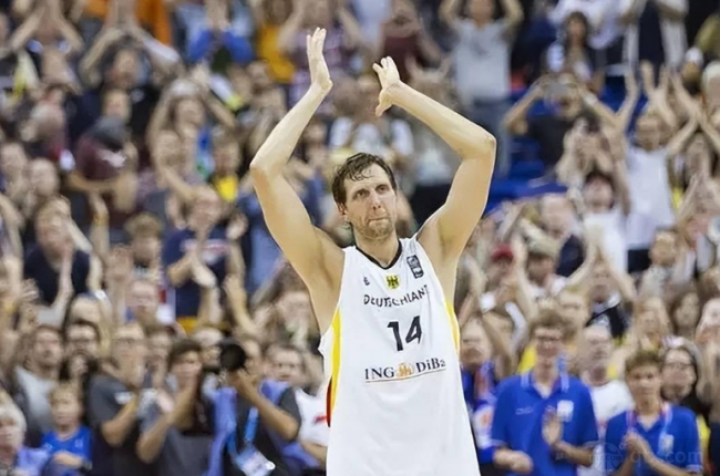 他出生于德 他出生于德