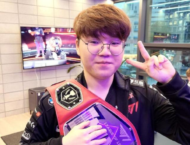 这位左投再 这位左投再